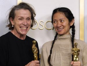 Frances McDormand ganadora del Oscar a Mejor Actriz por Nomadland 2021