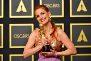 Jessica Chastain ganadora del Oscar a Mejor Actriz 2022 por Los Ojos de Tammy Faye